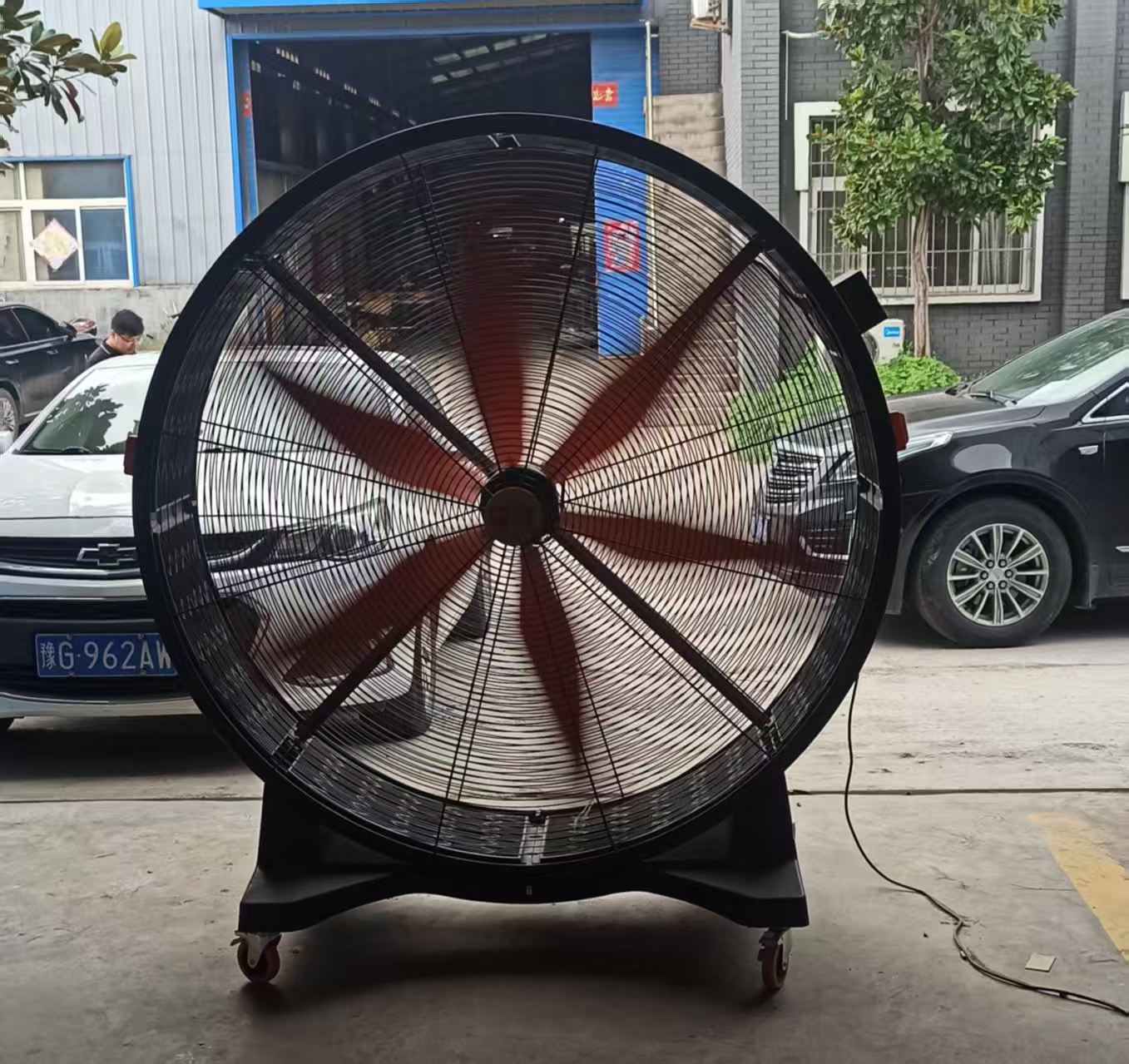 戰(zhàn)高溫，送清涼